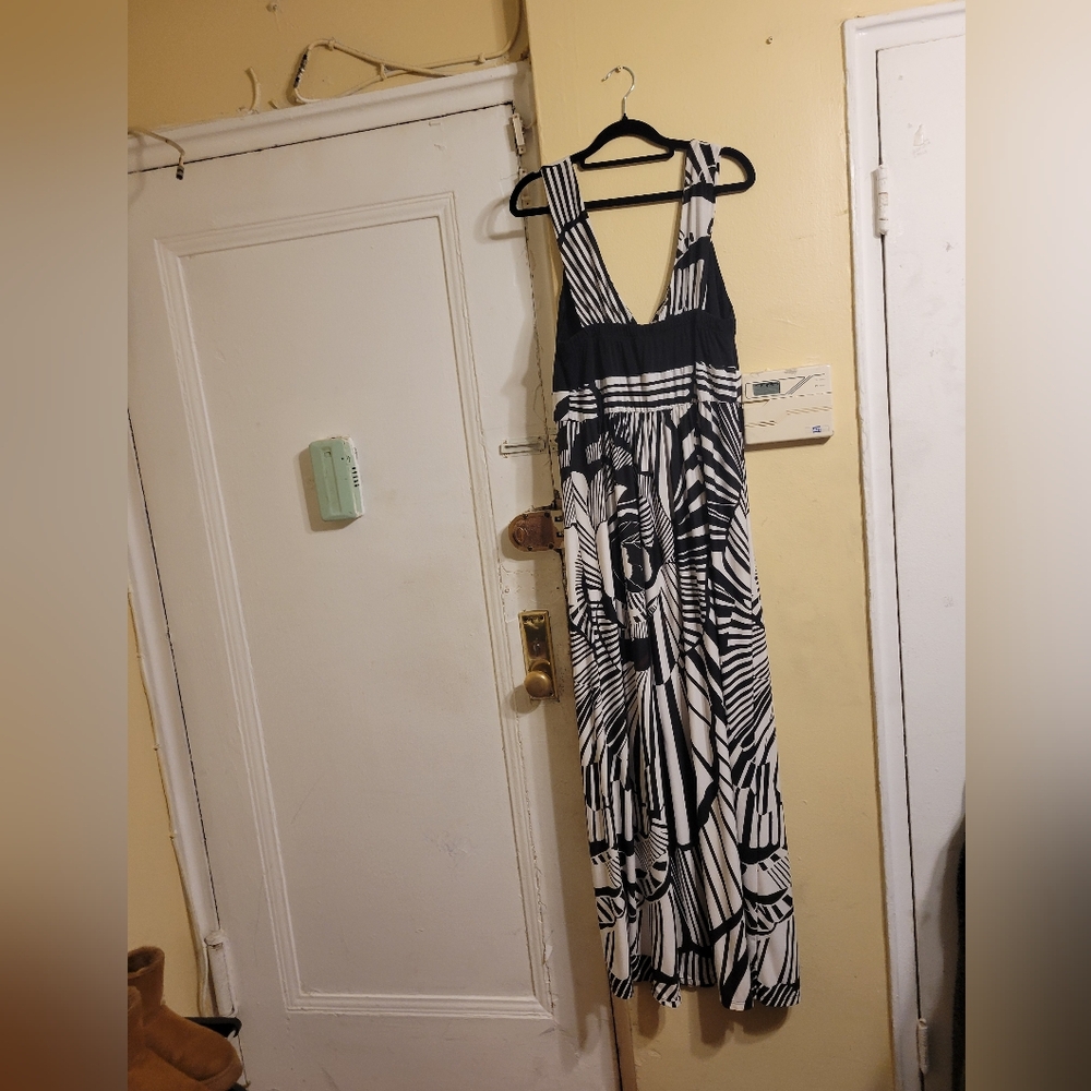 J-F-W Chic Monochrome Maxi Pull Over Black & White Broad Strap Dress Size 1X - Picture 2 of 8